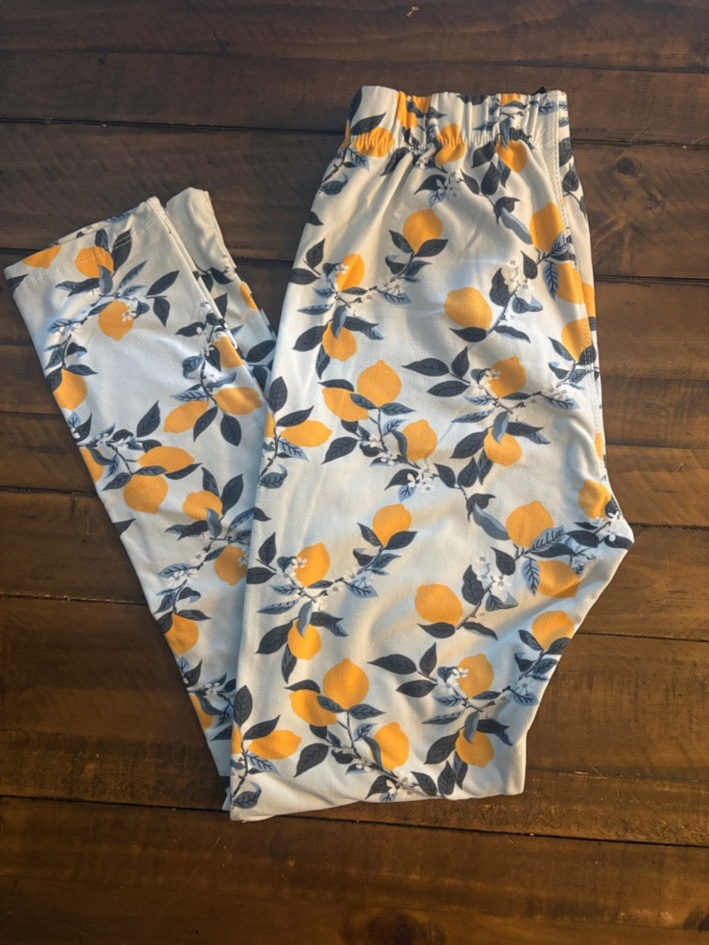Women's White Leggings with Yellow Lemon Print